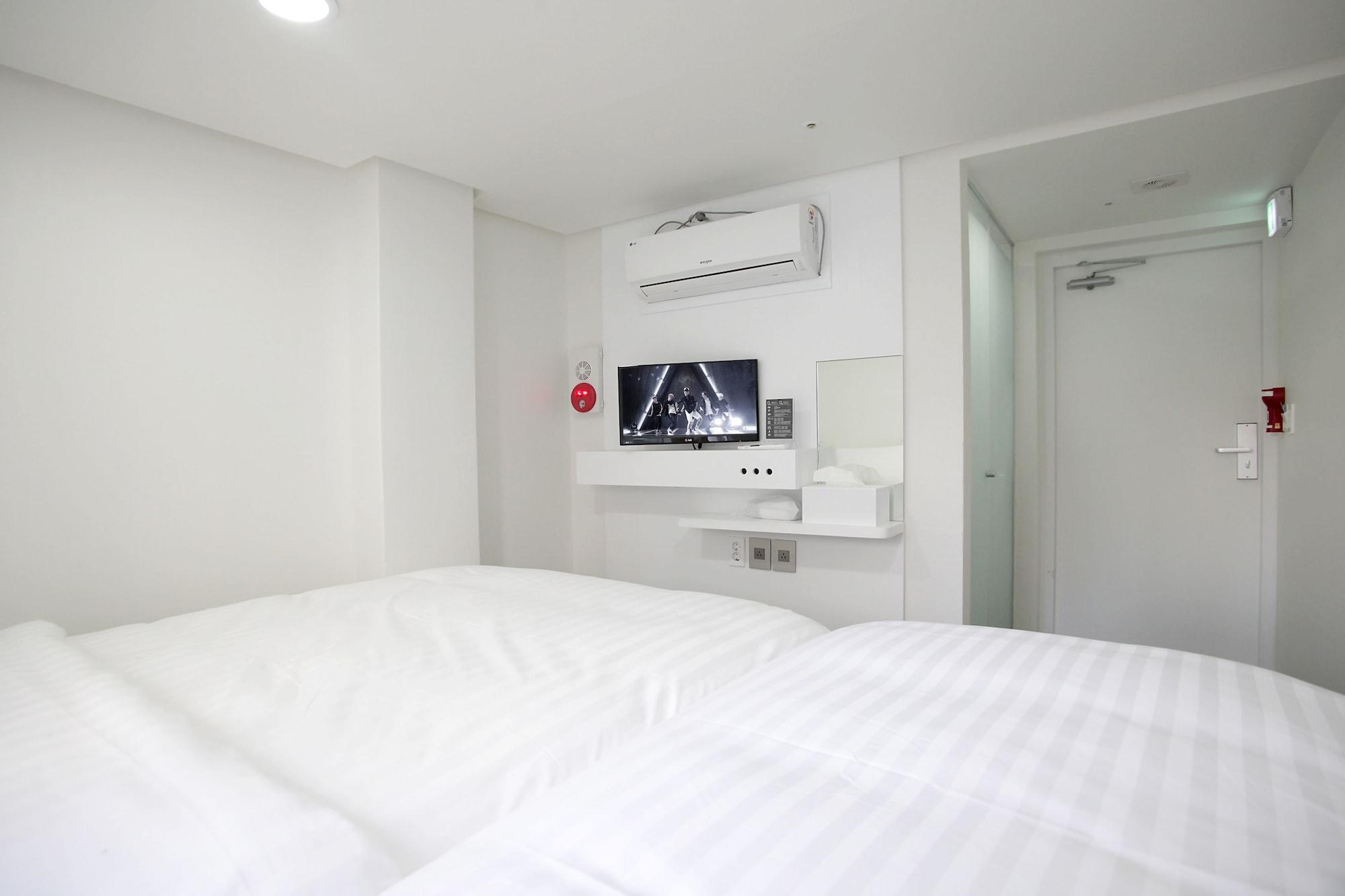 K-Pop Hotel Seoul Tower Екстериор снимка