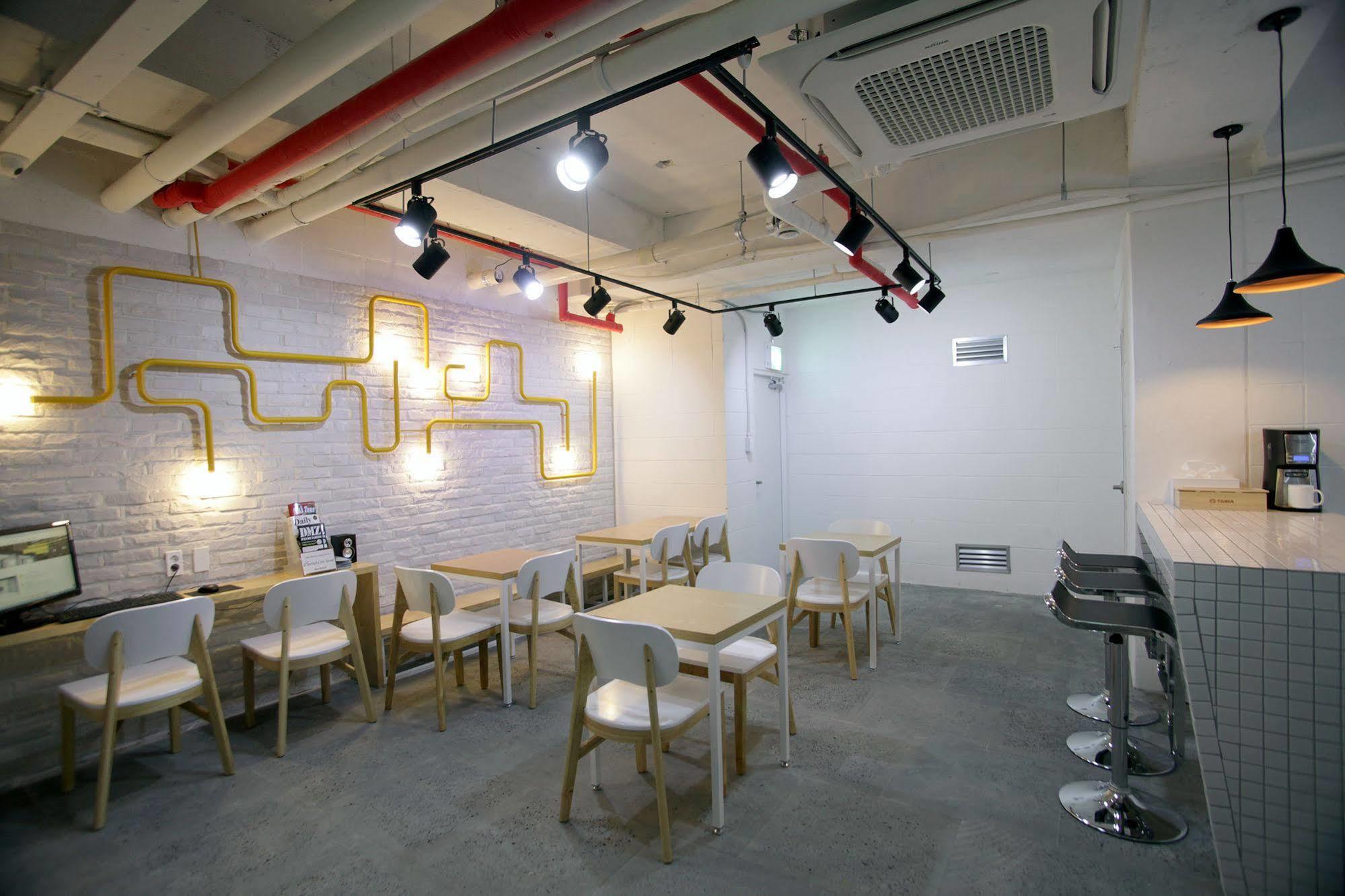 K-Pop Hotel Seoul Tower Екстериор снимка