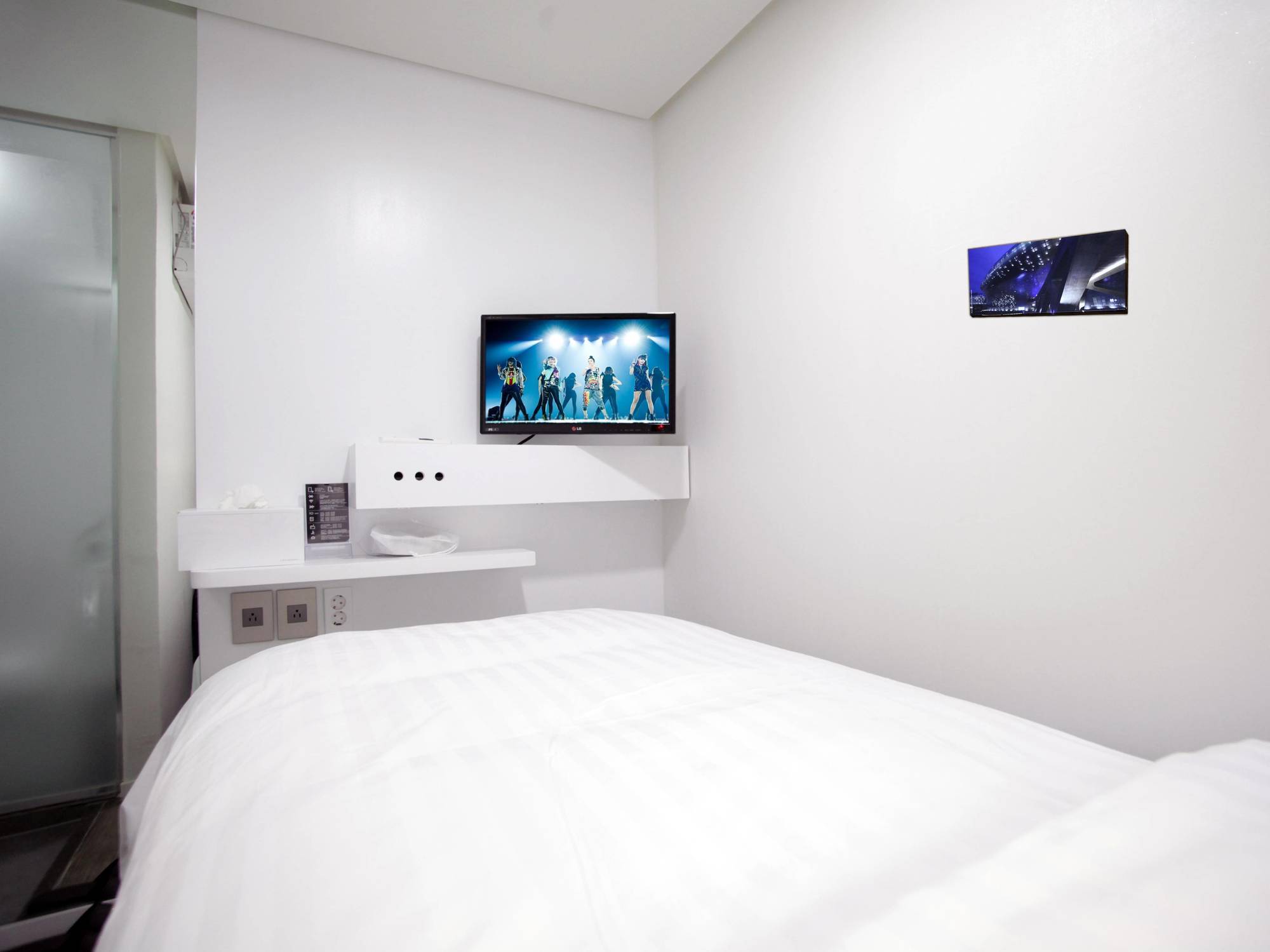 K-Pop Hotel Seoul Tower Екстериор снимка