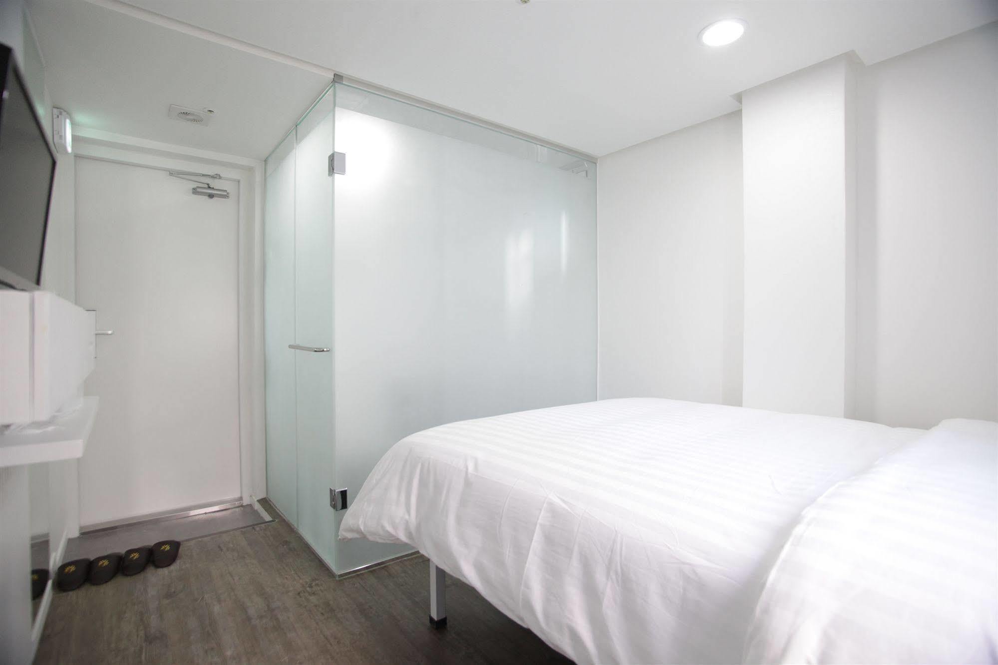 K-Pop Hotel Seoul Tower Екстериор снимка